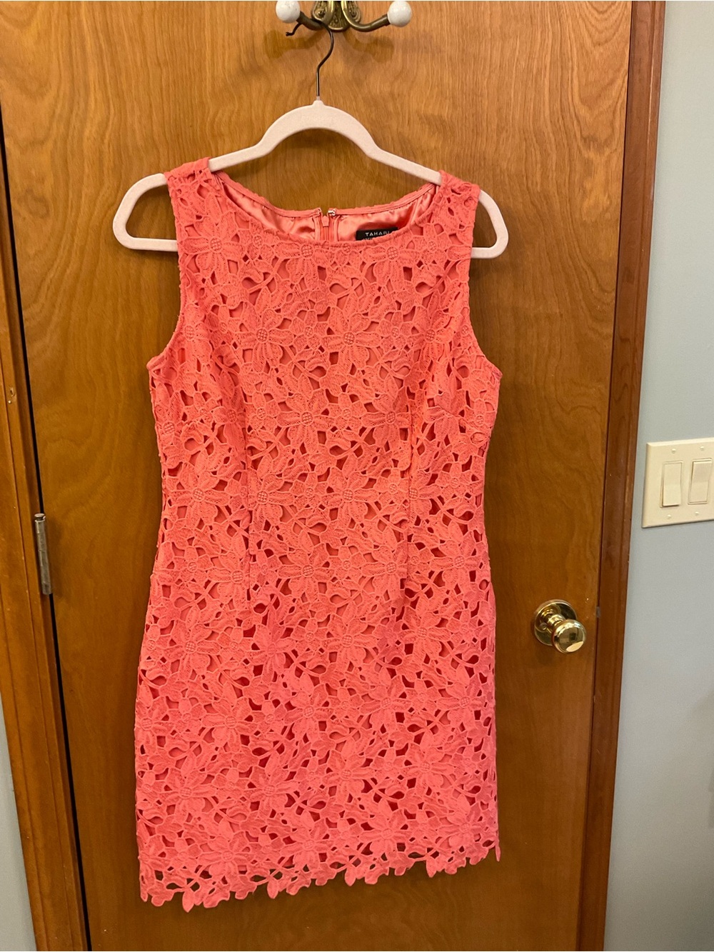 Tahari ASL Coral Eyelet Floral Lace Overlay Sleeveless Sheath Dress Sz 8 Petite